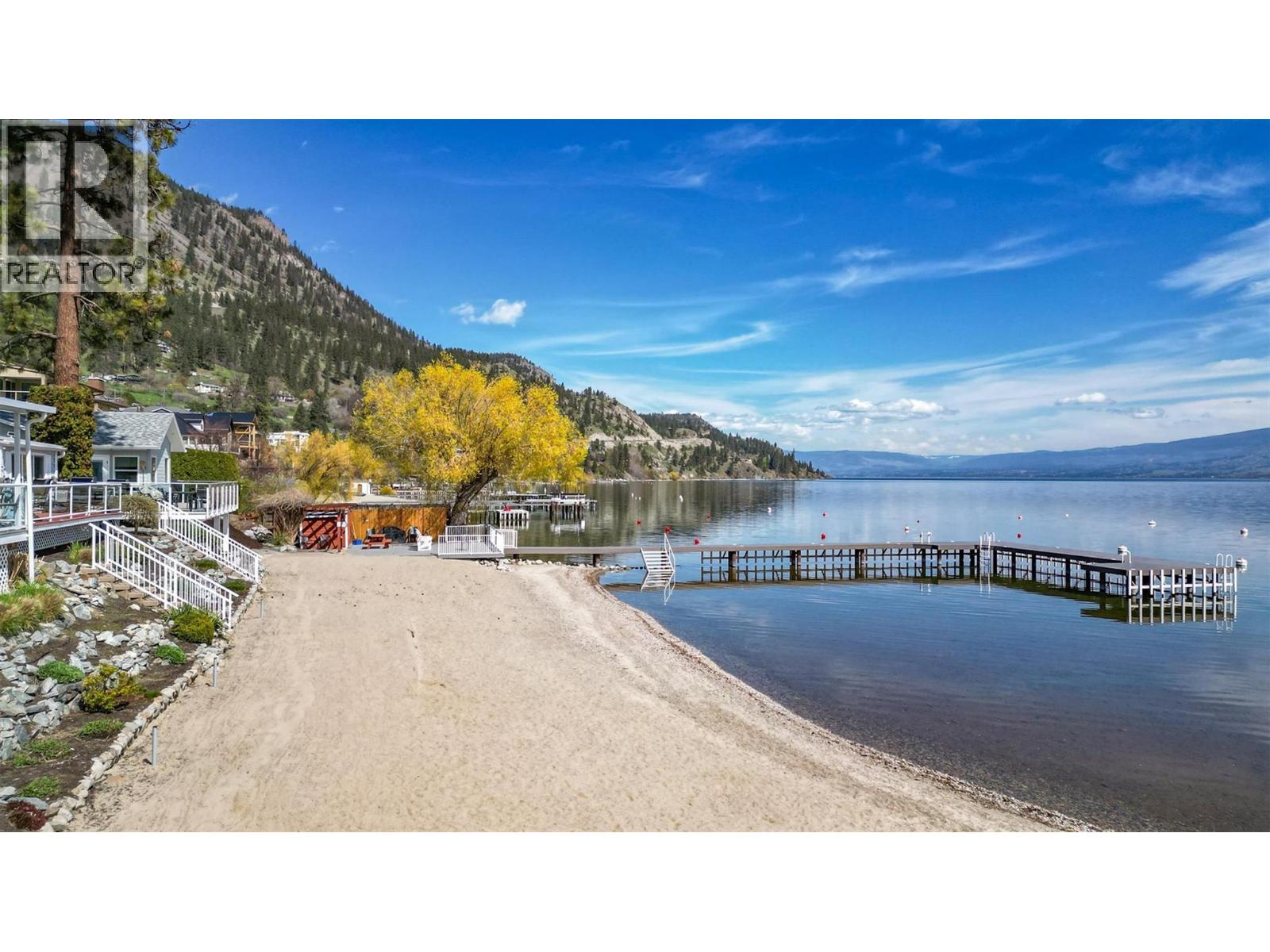 11 3701 Beach Avenue, Peachland
