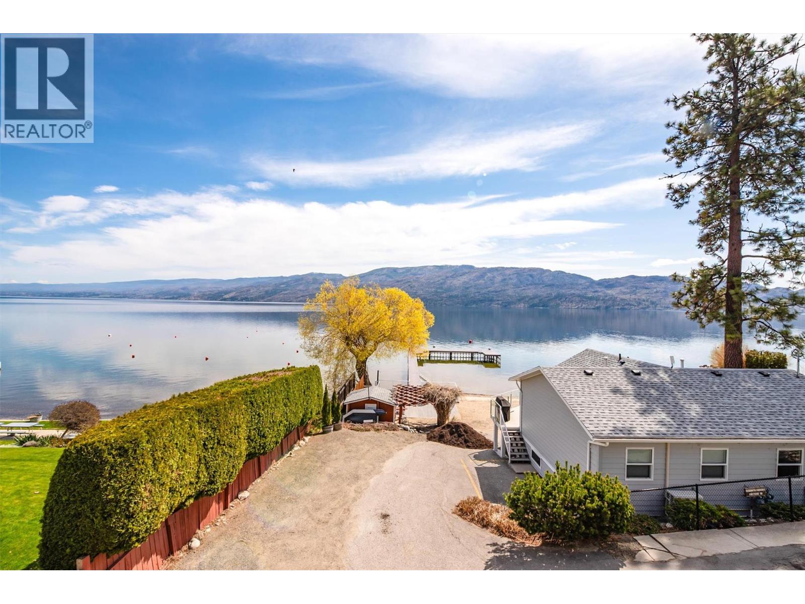 11 3701 Beach Avenue, Peachland