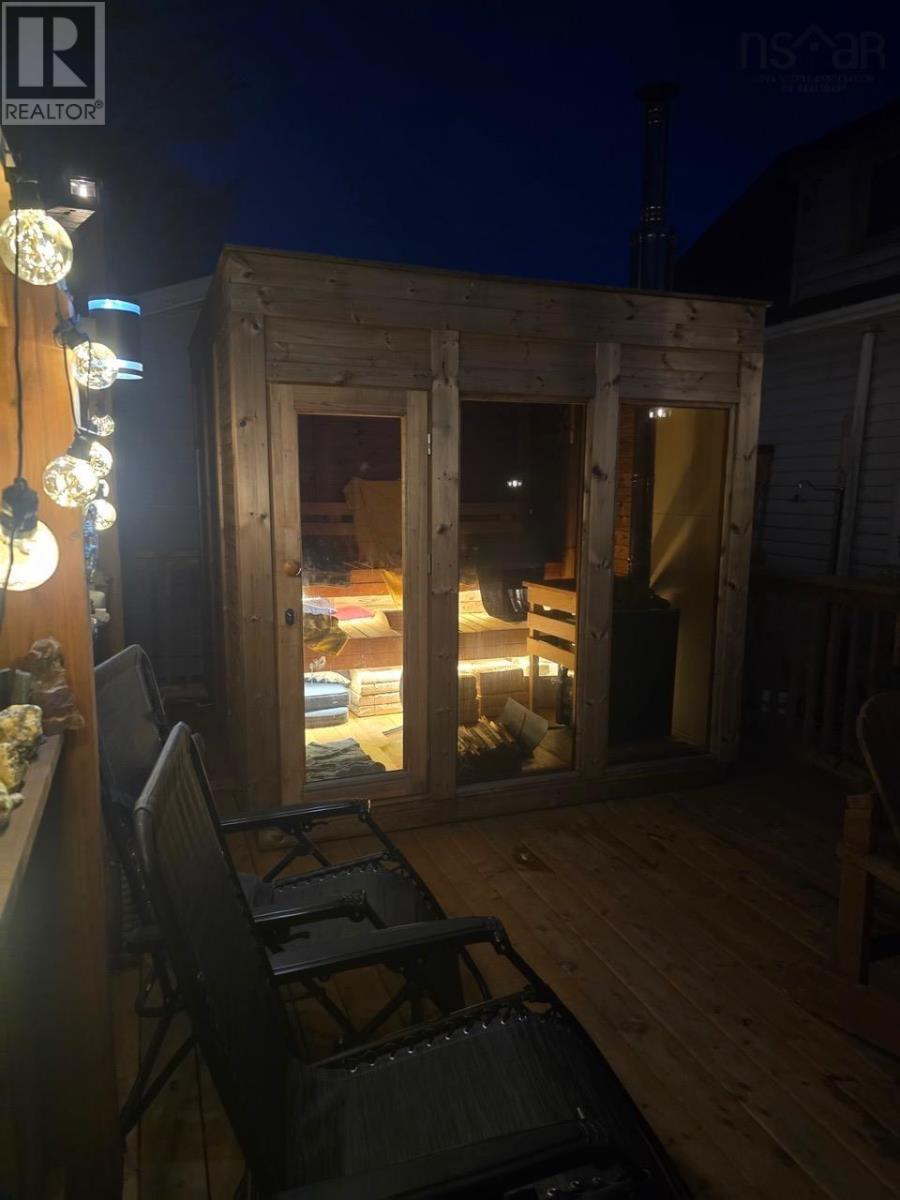 Property 9 of 17 of 727 Highway 1