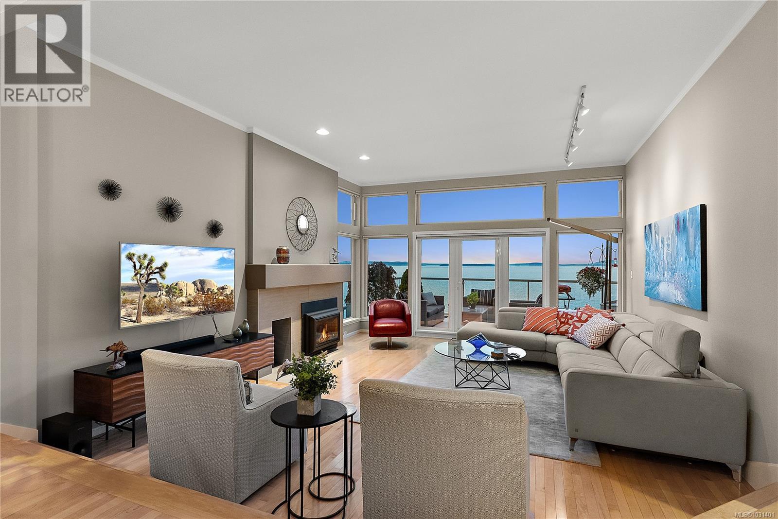 #7 4771 CORDOVA BAY RD - 6