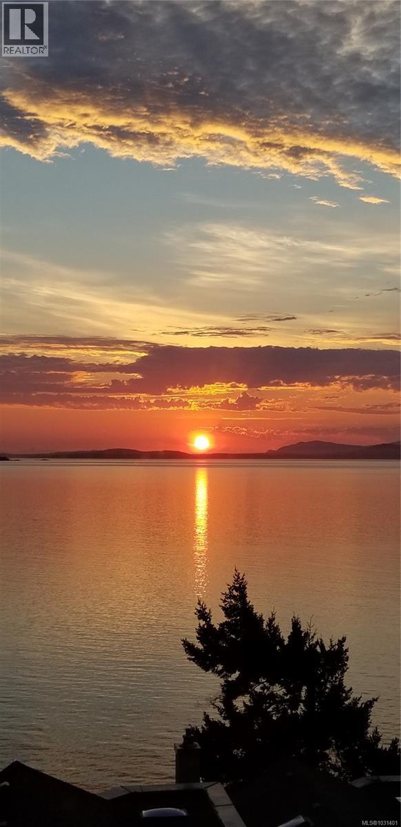 #7 4771 CORDOVA BAY RD - 61