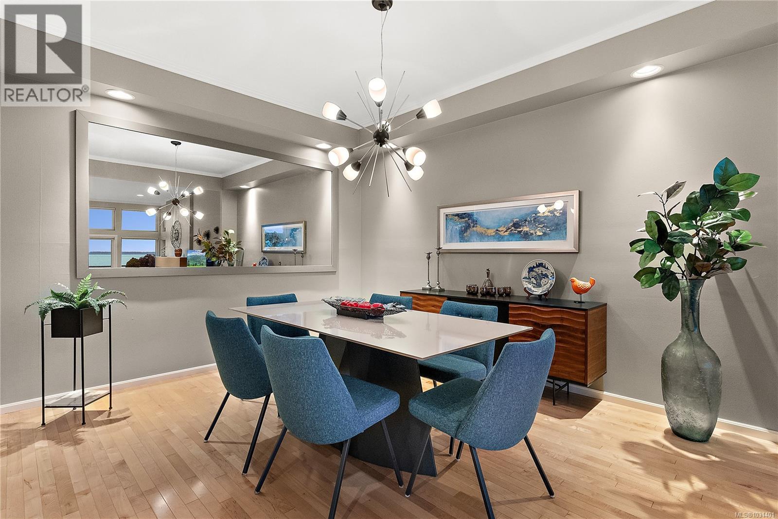 #7 4771 CORDOVA BAY RD - 9