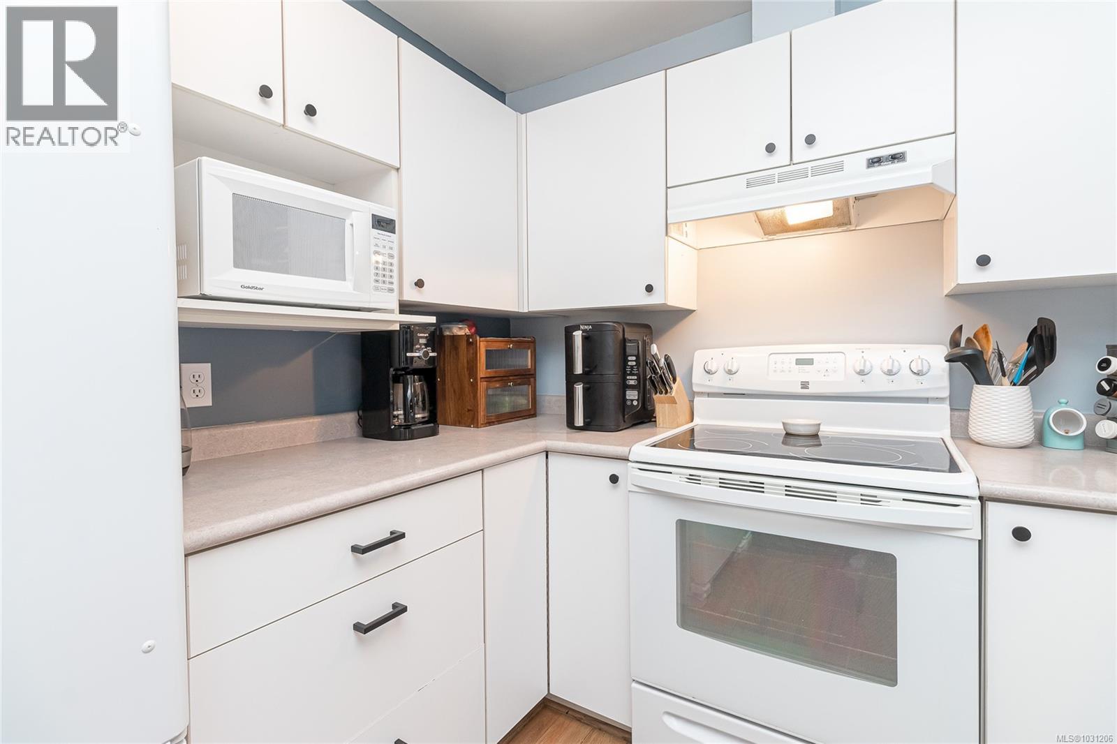 309 1025 Meares Street, Victoria