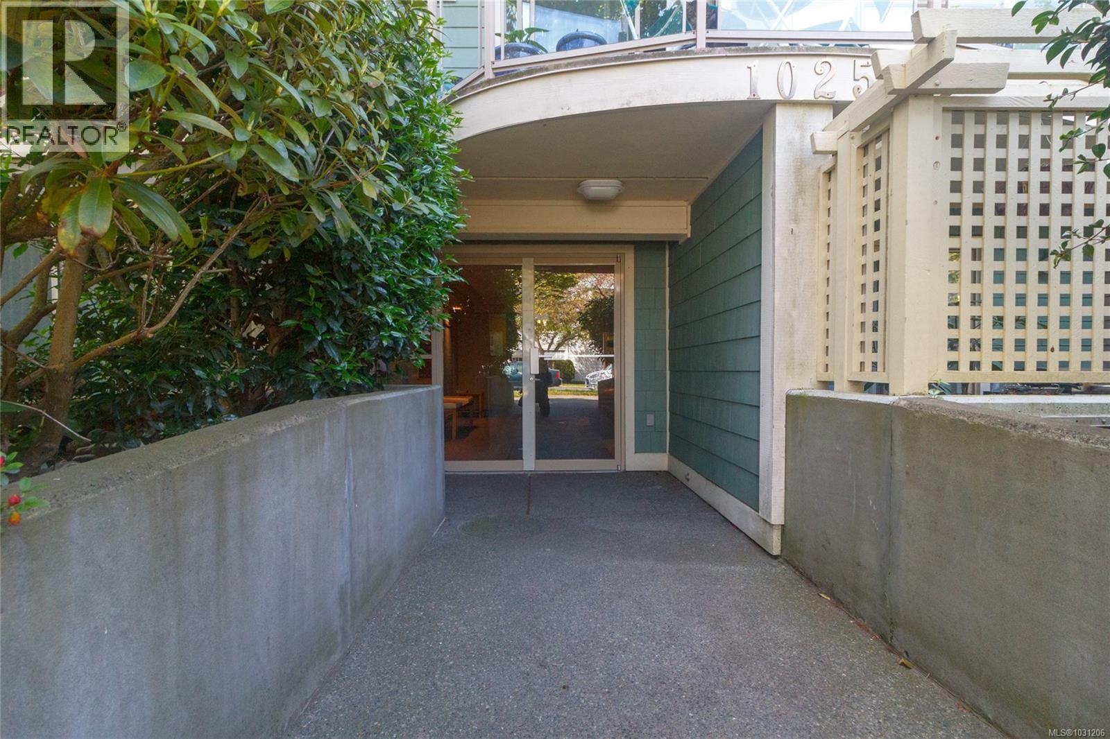 309 1025 Meares Street, Victoria