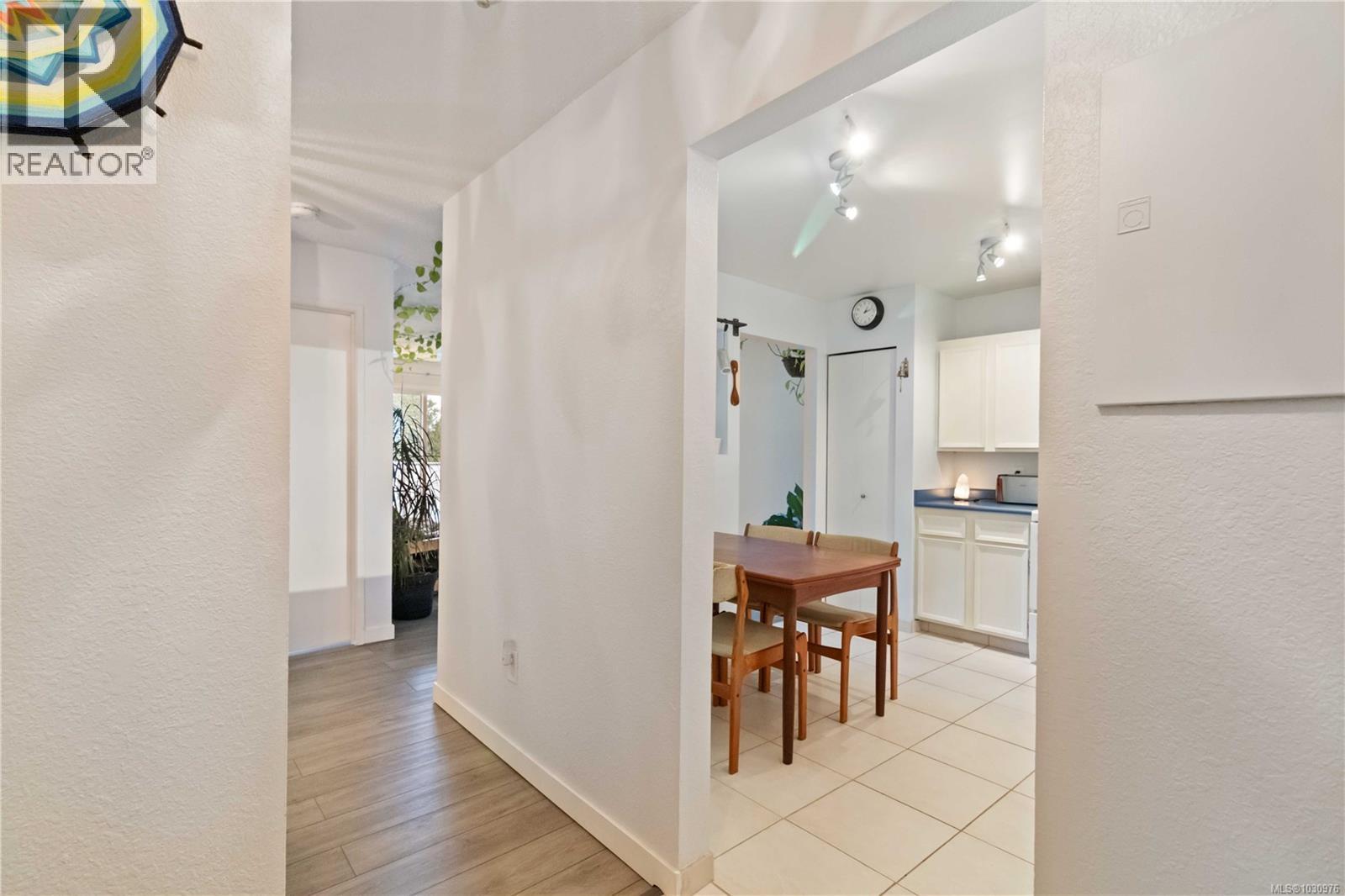 #312 3252 Glasgow Ave - 18