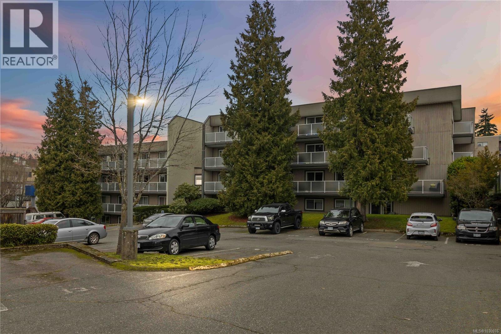 #312 3252 Glasgow Ave - 28