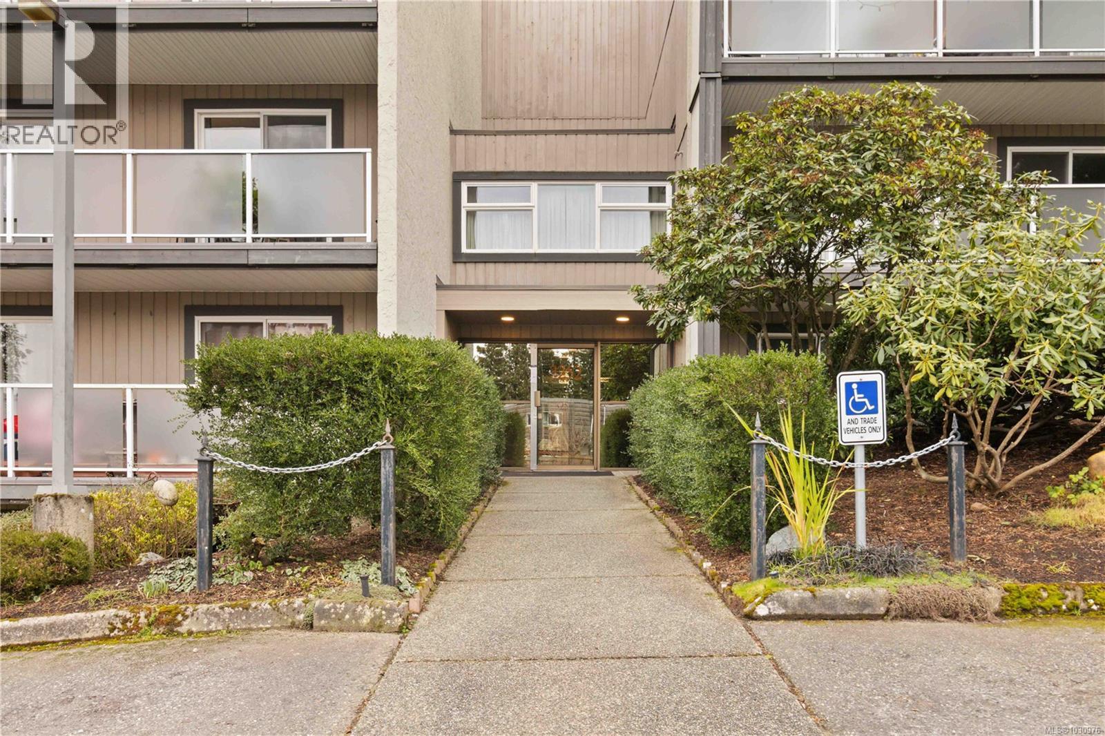 #312 3252 Glasgow Ave - 30