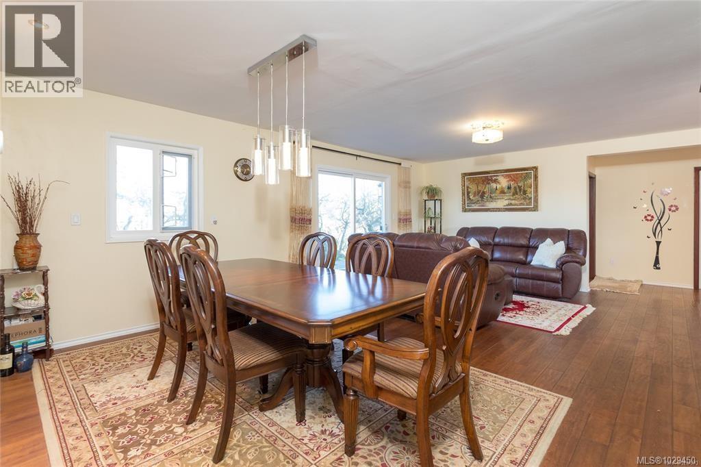 4589 Blenkinsop Rd, Saanich