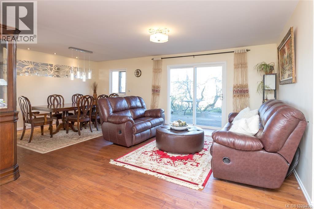 4589 Blenkinsop Rd, Saanich