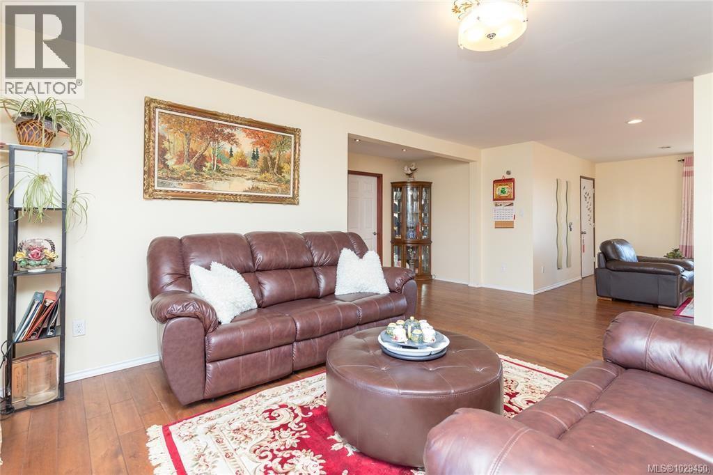 4589 Blenkinsop Rd, Saanich