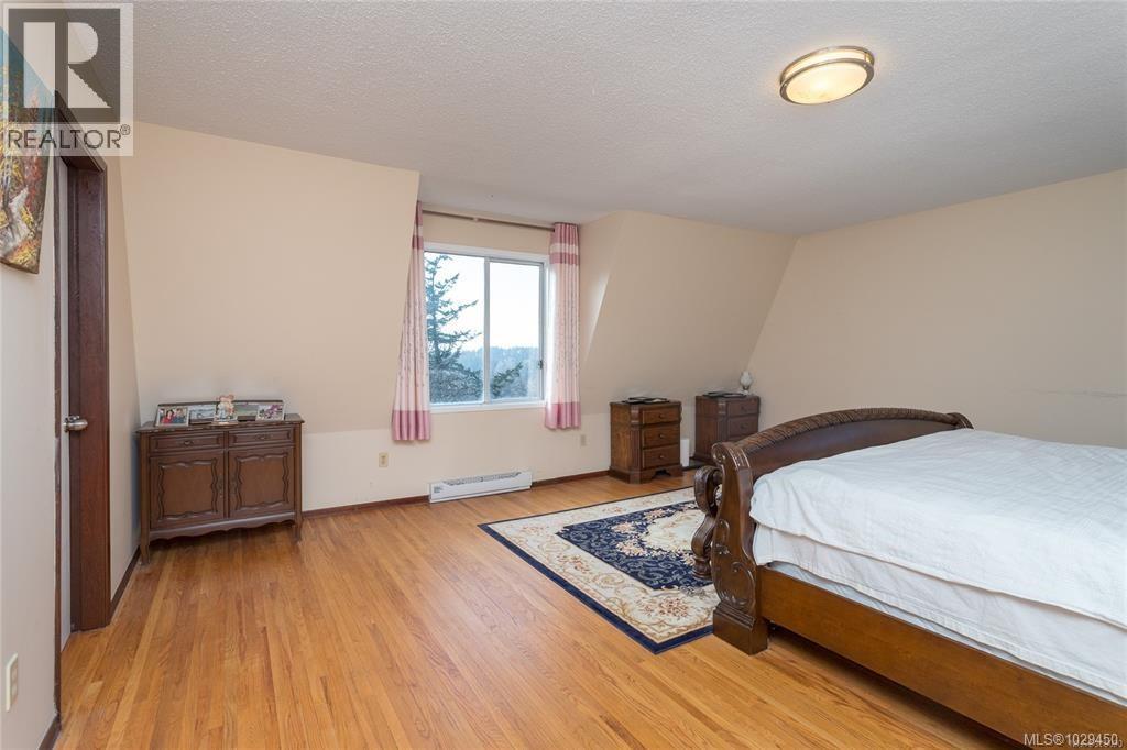 4589 Blenkinsop Rd, Saanich