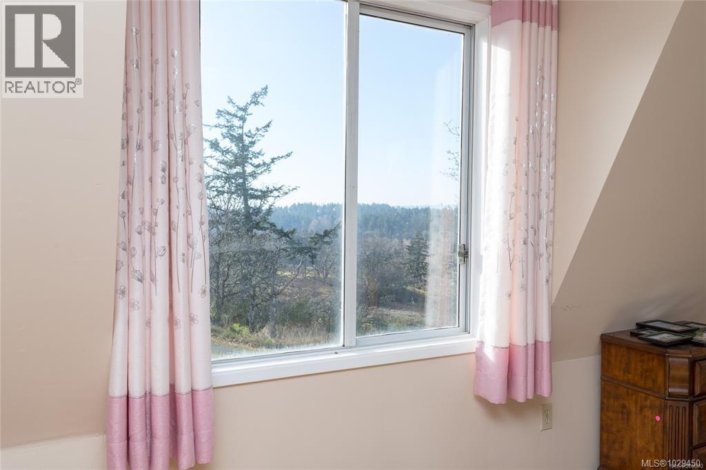 4589 Blenkinsop Rd, Saanich