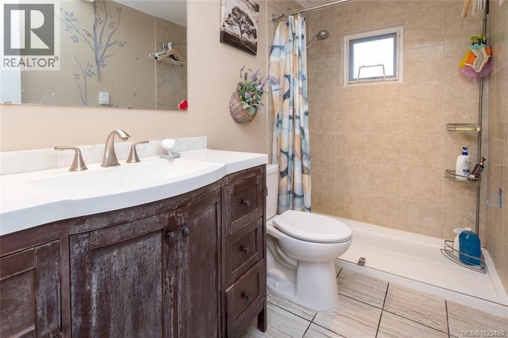 4589 Blenkinsop Rd, Saanich