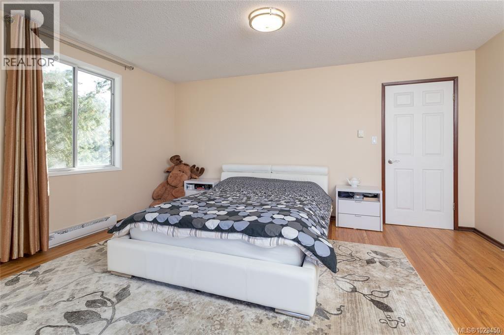 4589 Blenkinsop Rd, Saanich