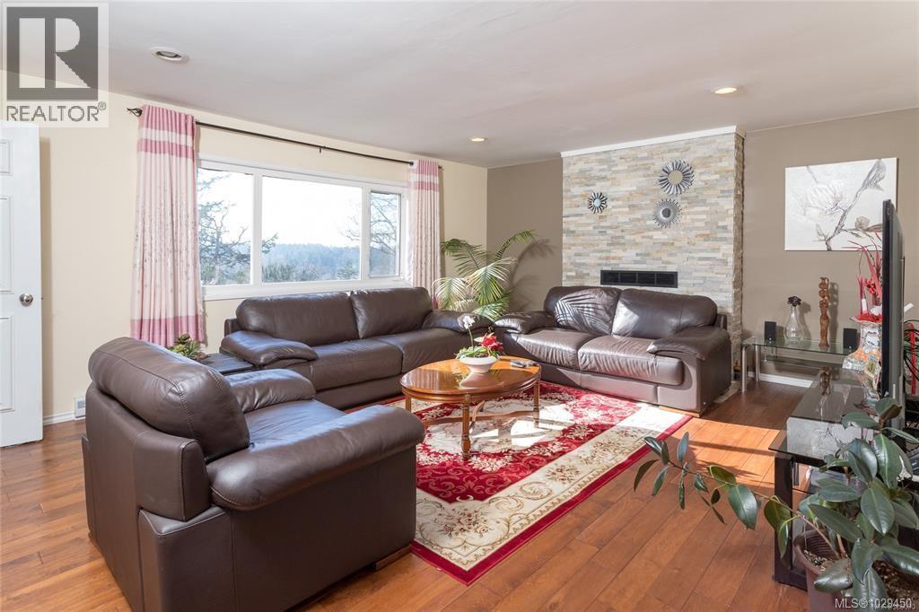 4589 Blenkinsop Rd, Saanich