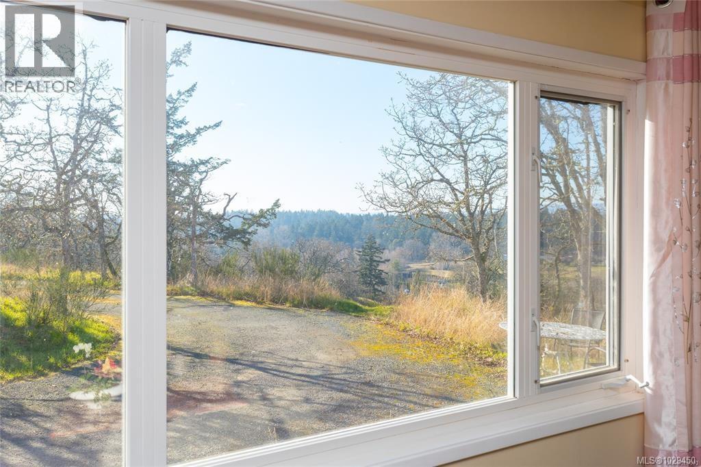 4589 Blenkinsop Rd, Saanich