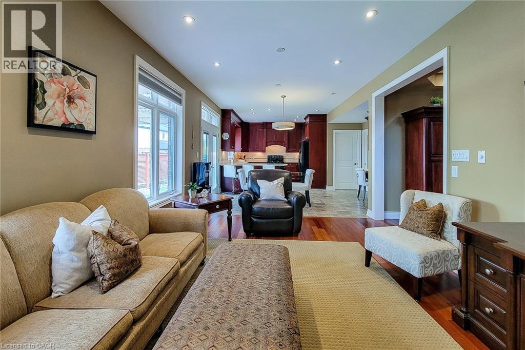 13 ALEX GRANT PLACE - 24