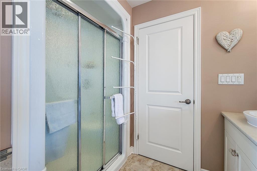 13 ALEX GRANT PLACE - 40