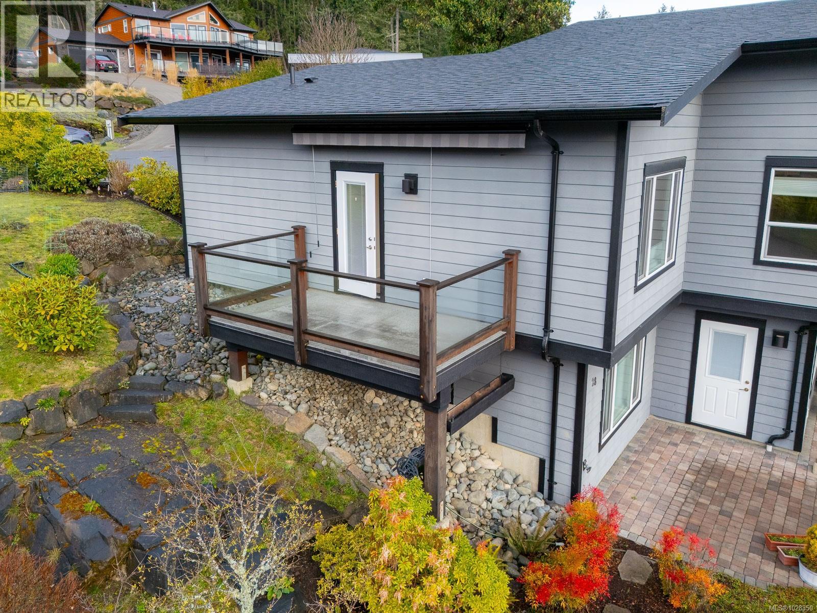 #28 1060 SHORE PINE CLOSE - 44