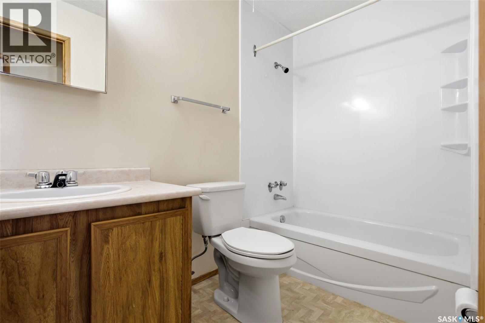 #304 35 Alport CRESCENT - 18
