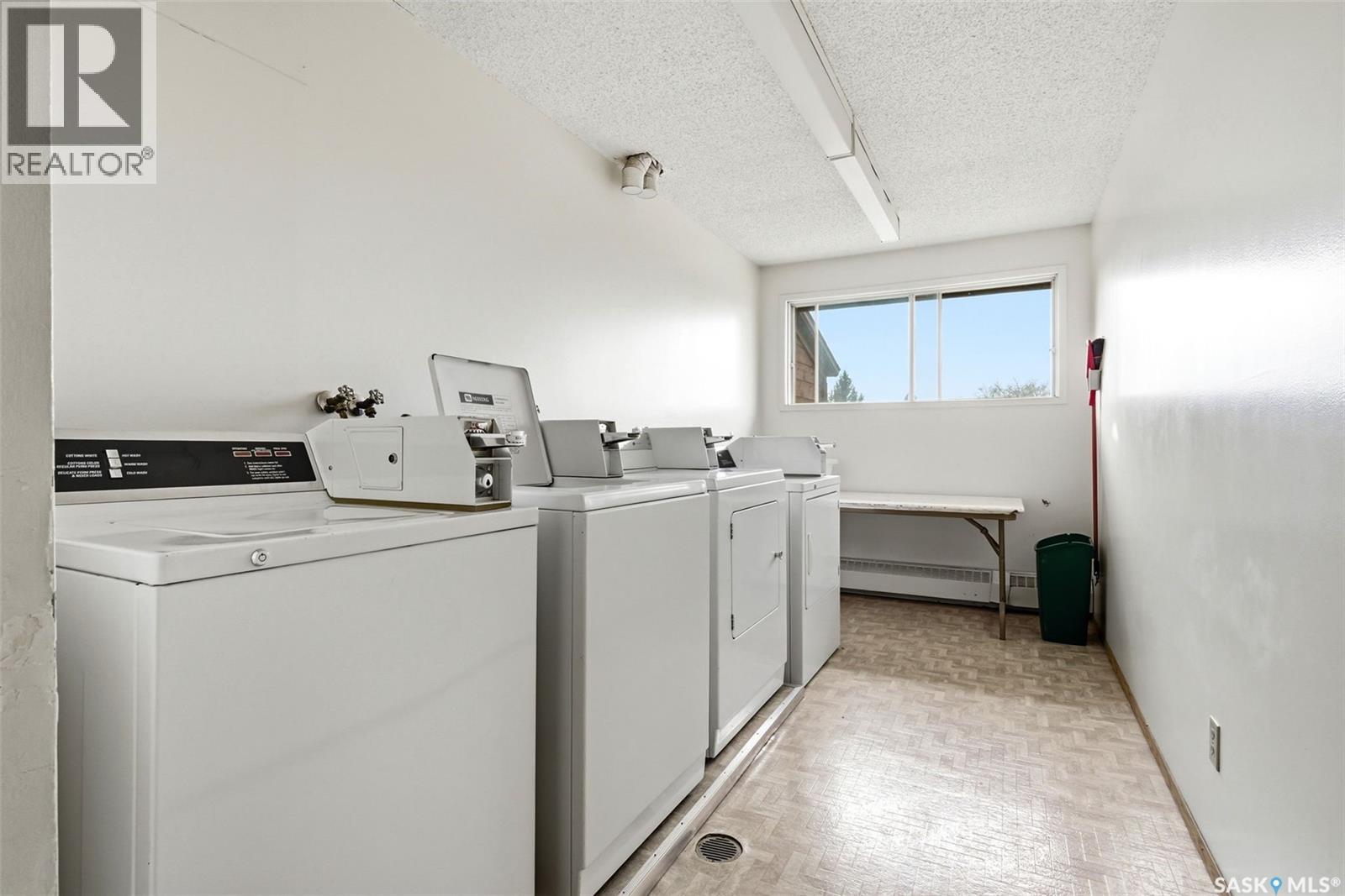 #304 35 Alport CRESCENT - 24
