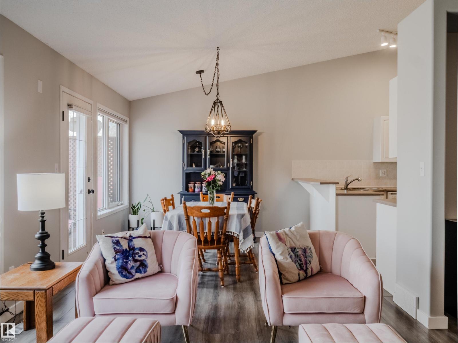 #18 64 BLACKBURN SW, Edmonton