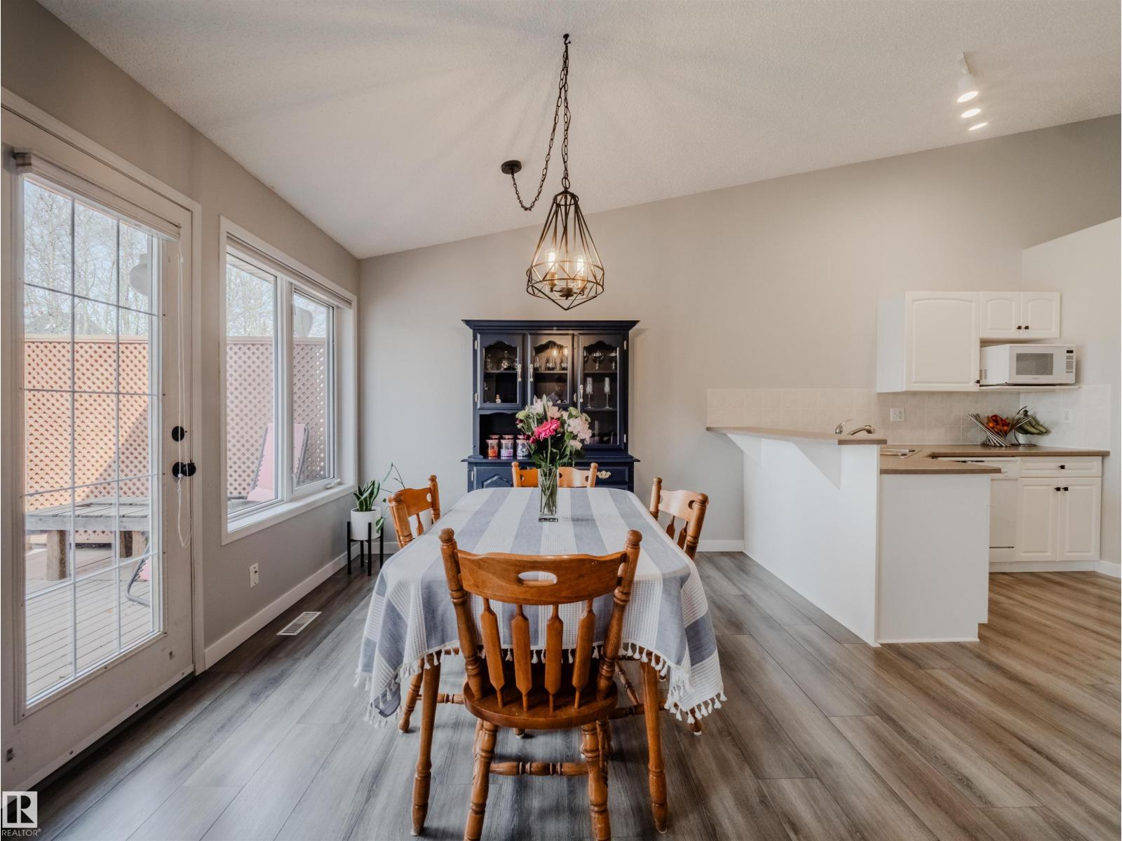 #18 64 BLACKBURN SW, Edmonton