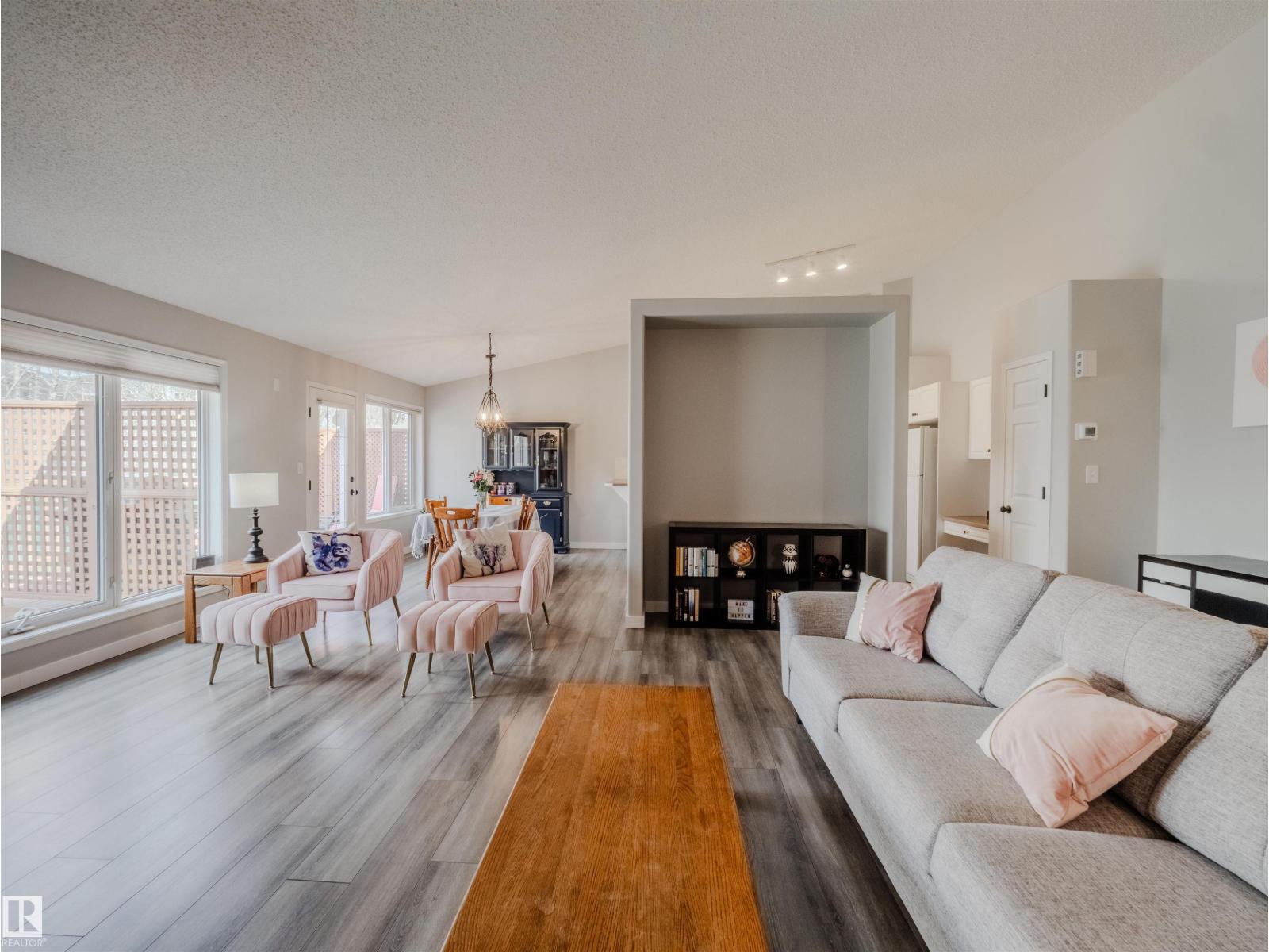 #18 64 BLACKBURN SW, Edmonton