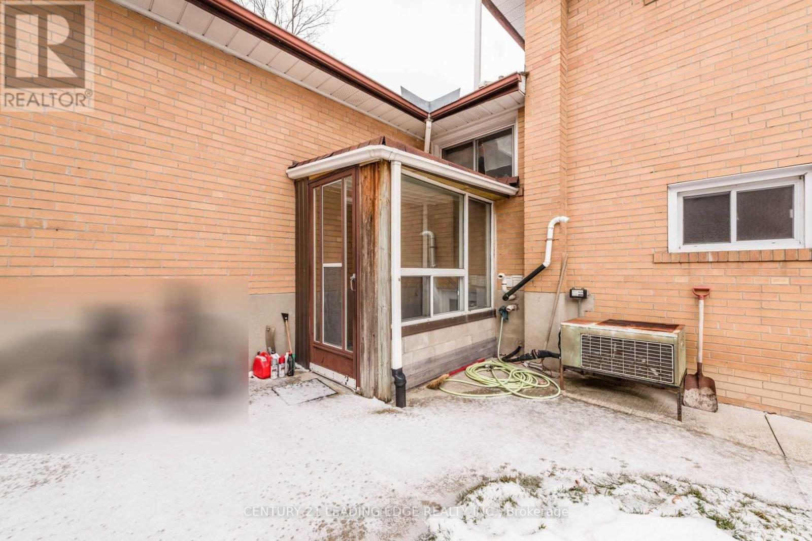 213 GRANDRAVINE DRIVE - 35