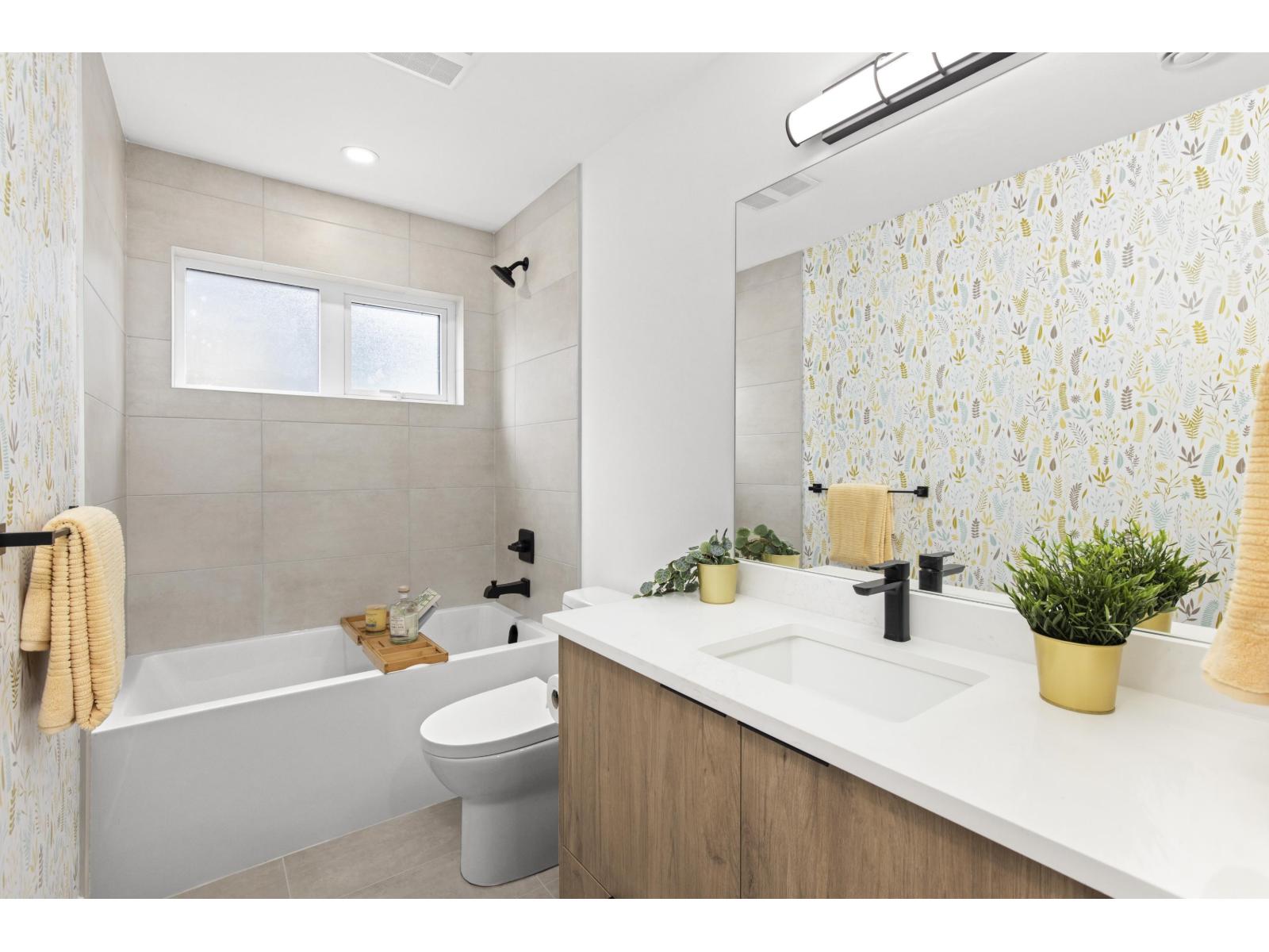 21 1959 165A STREET, Surrey