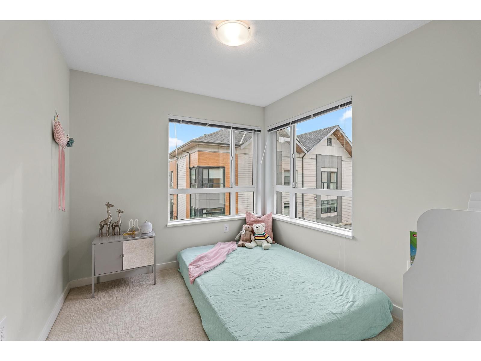 109 15111 EDMUND DRIVE, Surrey