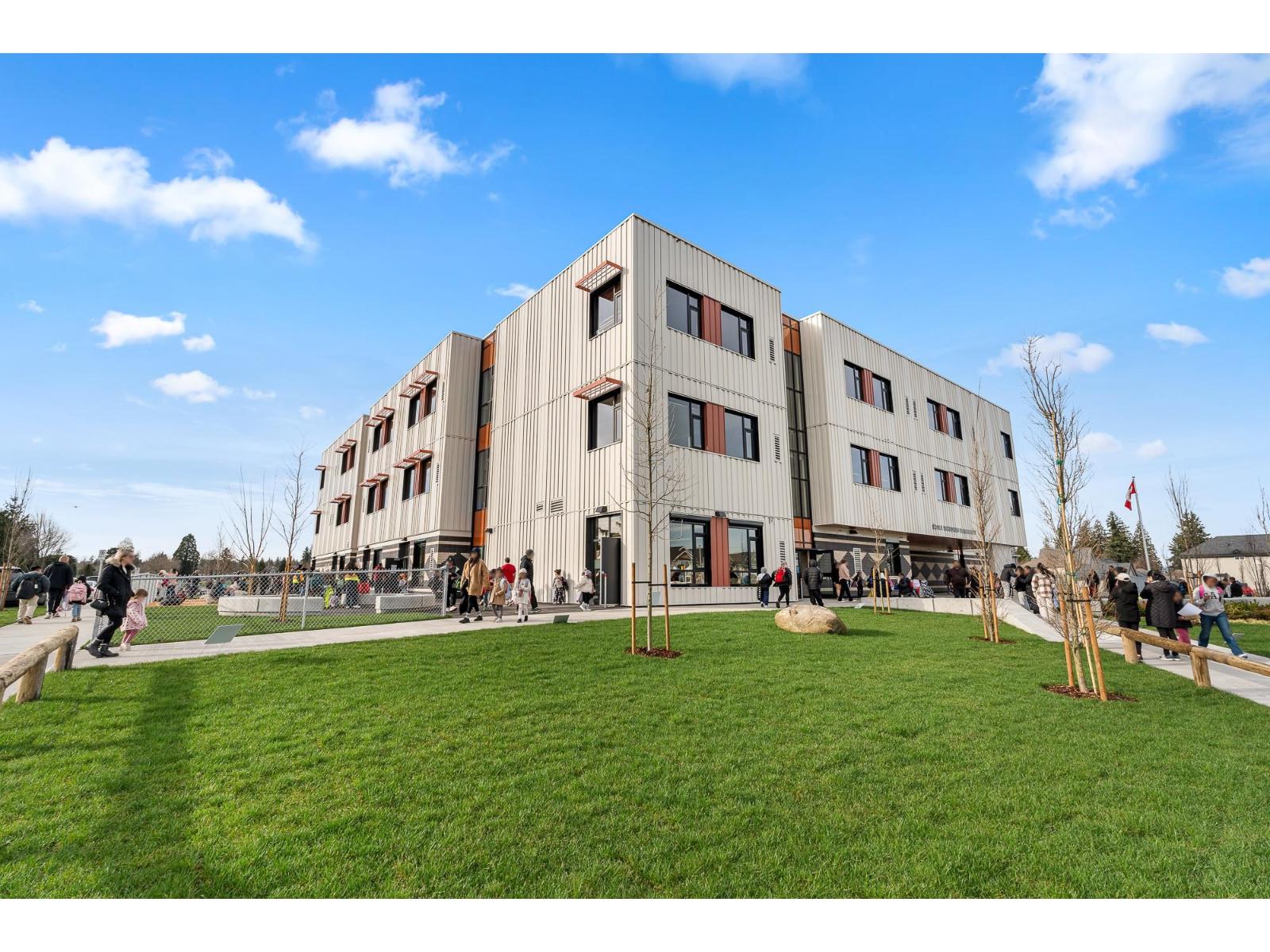 109 15111 EDMUND DRIVE, Surrey