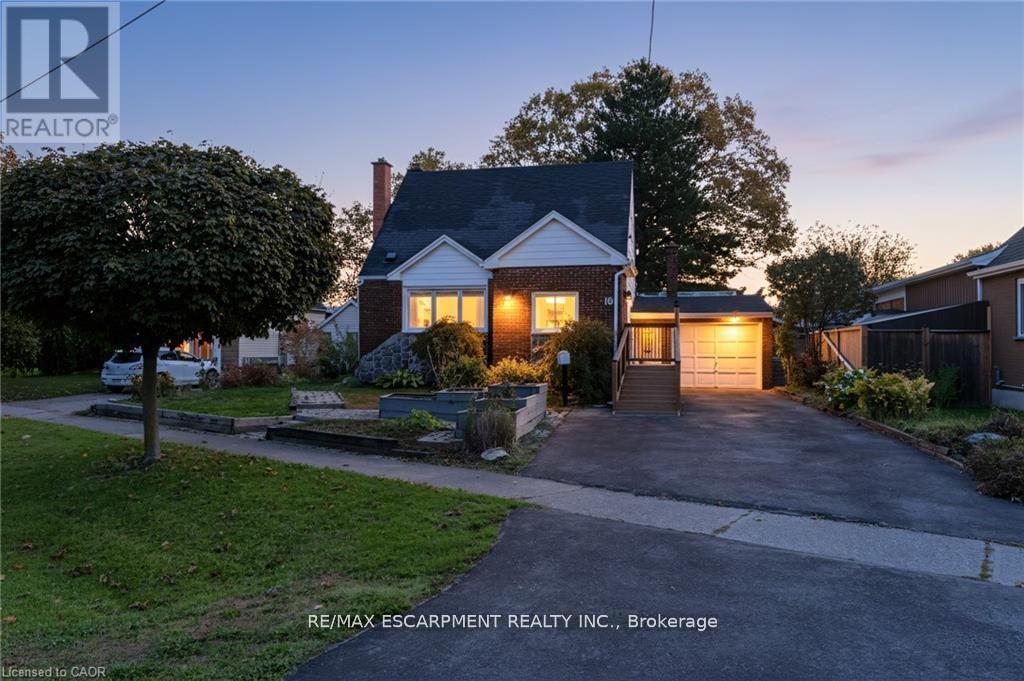 18 FLANDERS AVENUE - 2