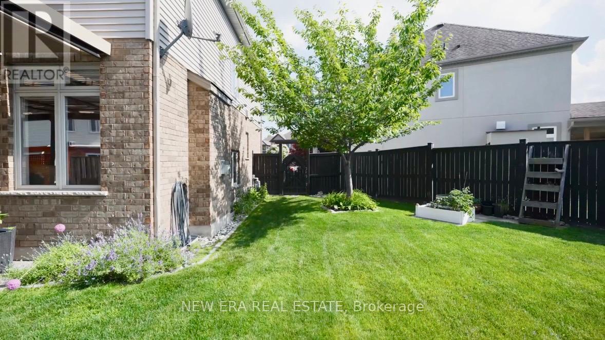 13 ALEX GRANT PLACE - 11