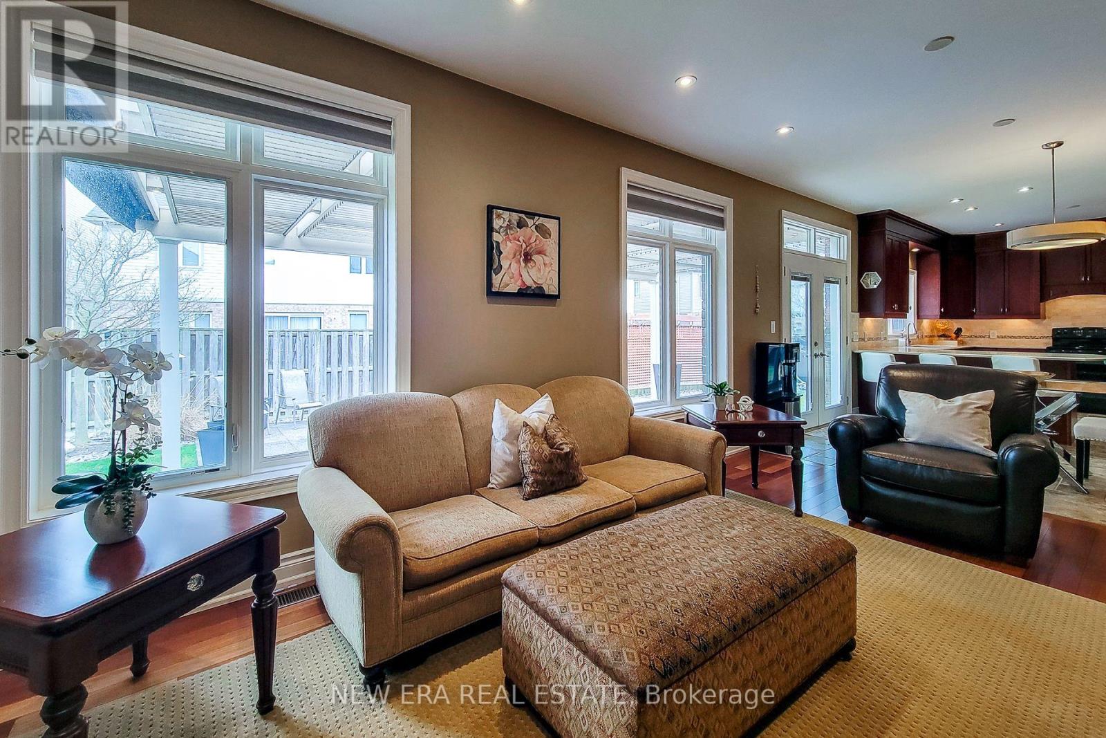 13 ALEX GRANT PLACE - 23