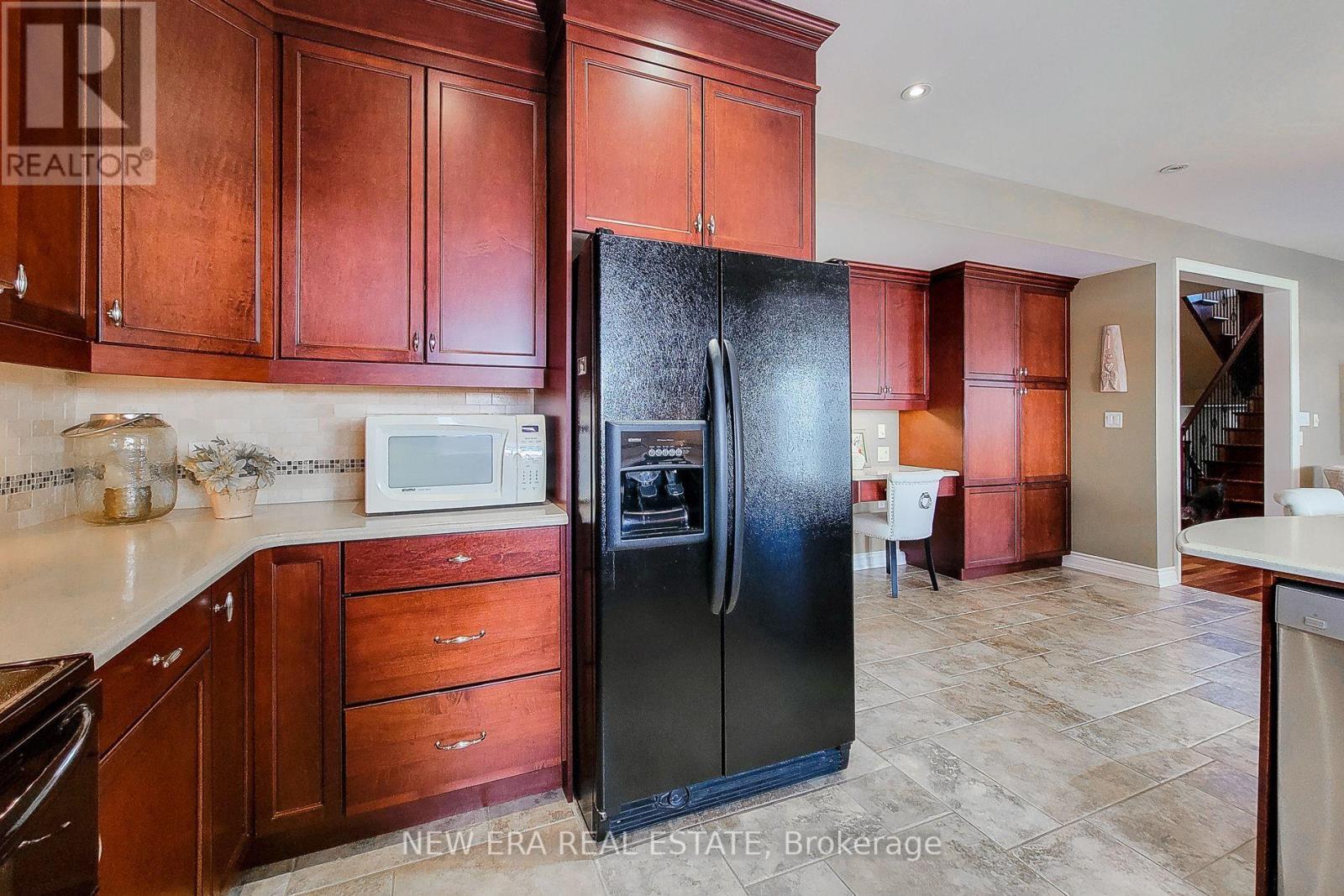 13 ALEX GRANT PLACE - 28