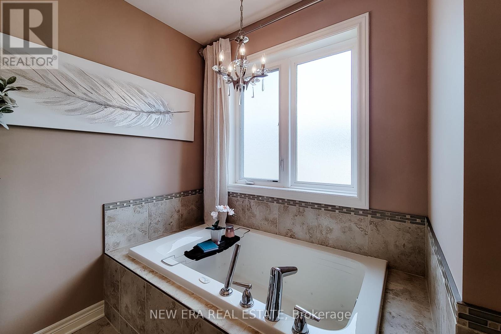 13 ALEX GRANT PLACE - 39