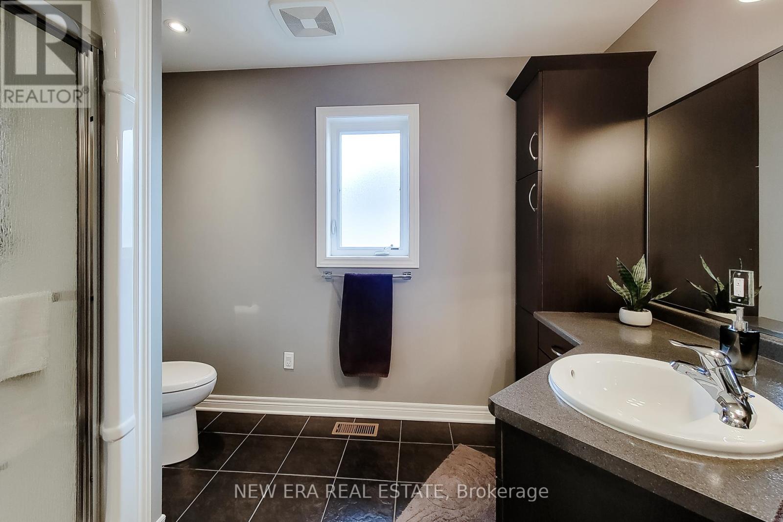 13 ALEX GRANT PLACE - 47