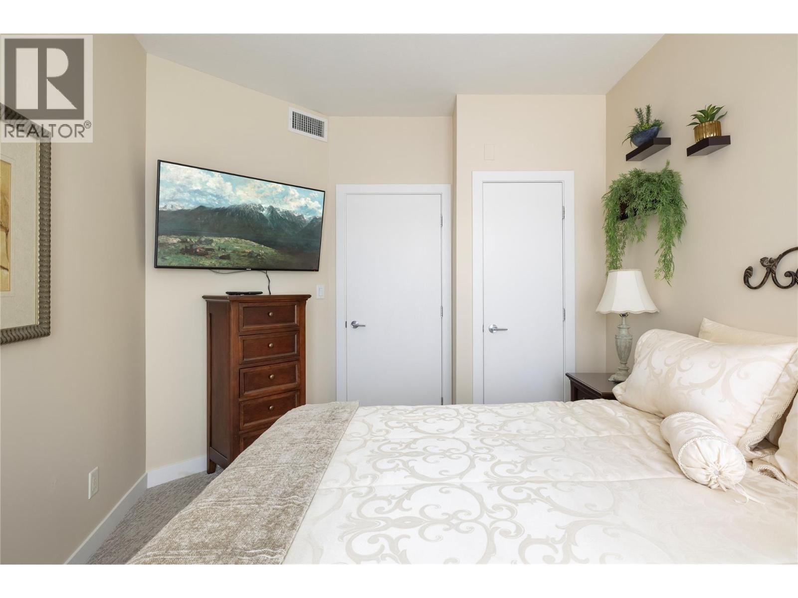 1130 7343 Okanagan Landing Road, Vernon