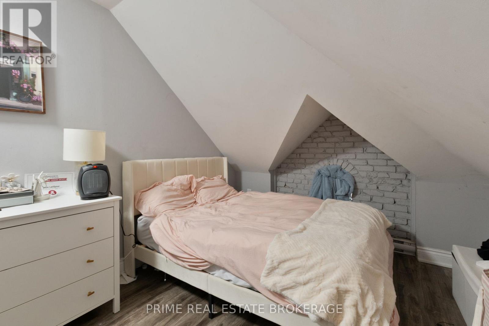 290 HURON STREET Property Photo