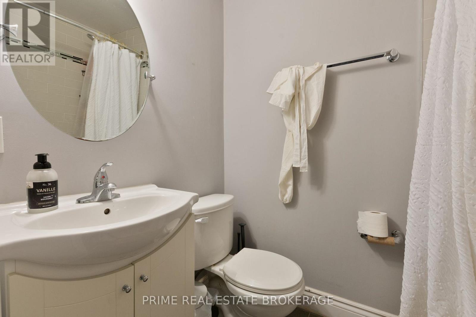 290 HURON STREET Property Photo