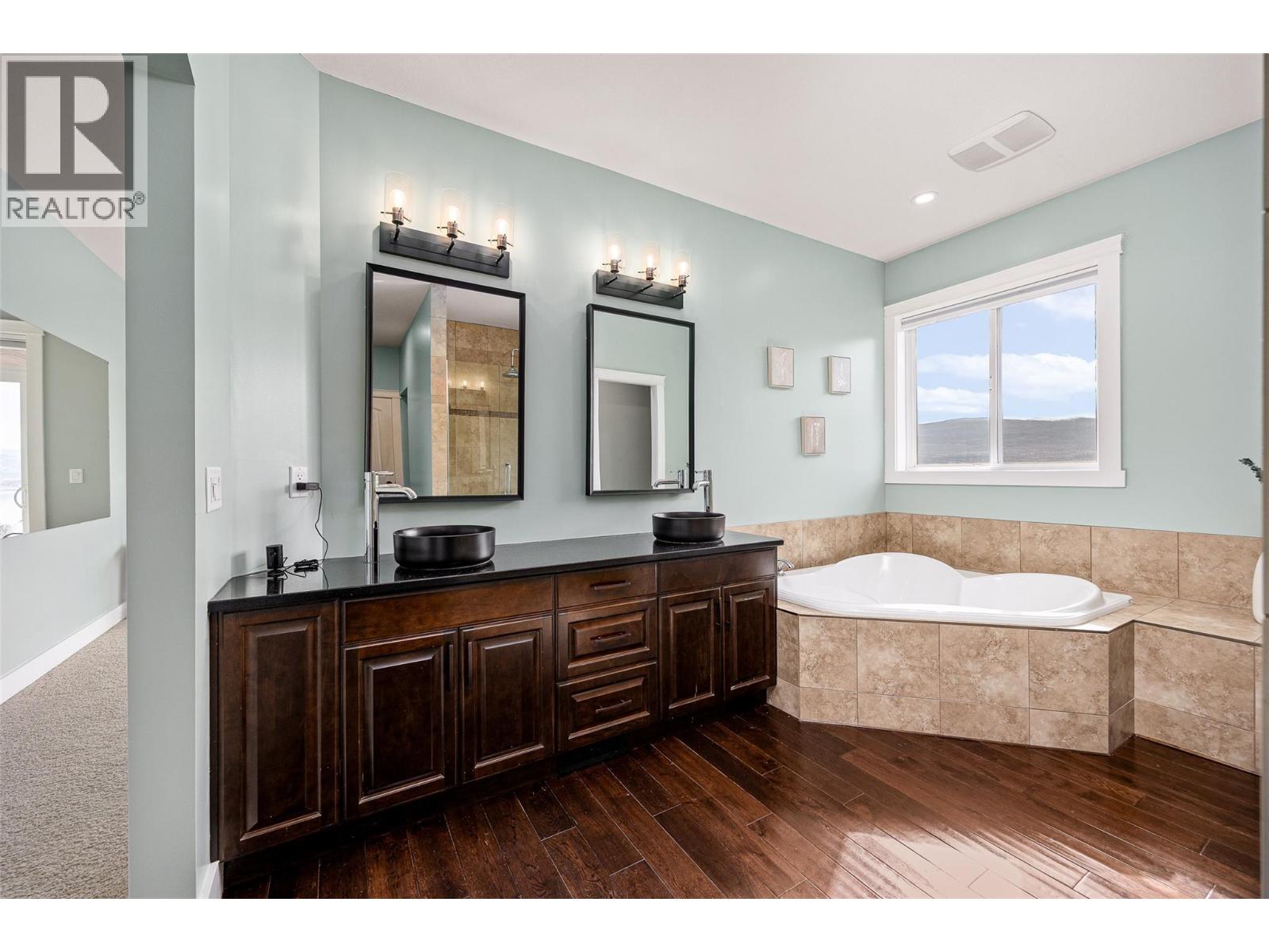  2584 Lucinde Road, West Kelowna