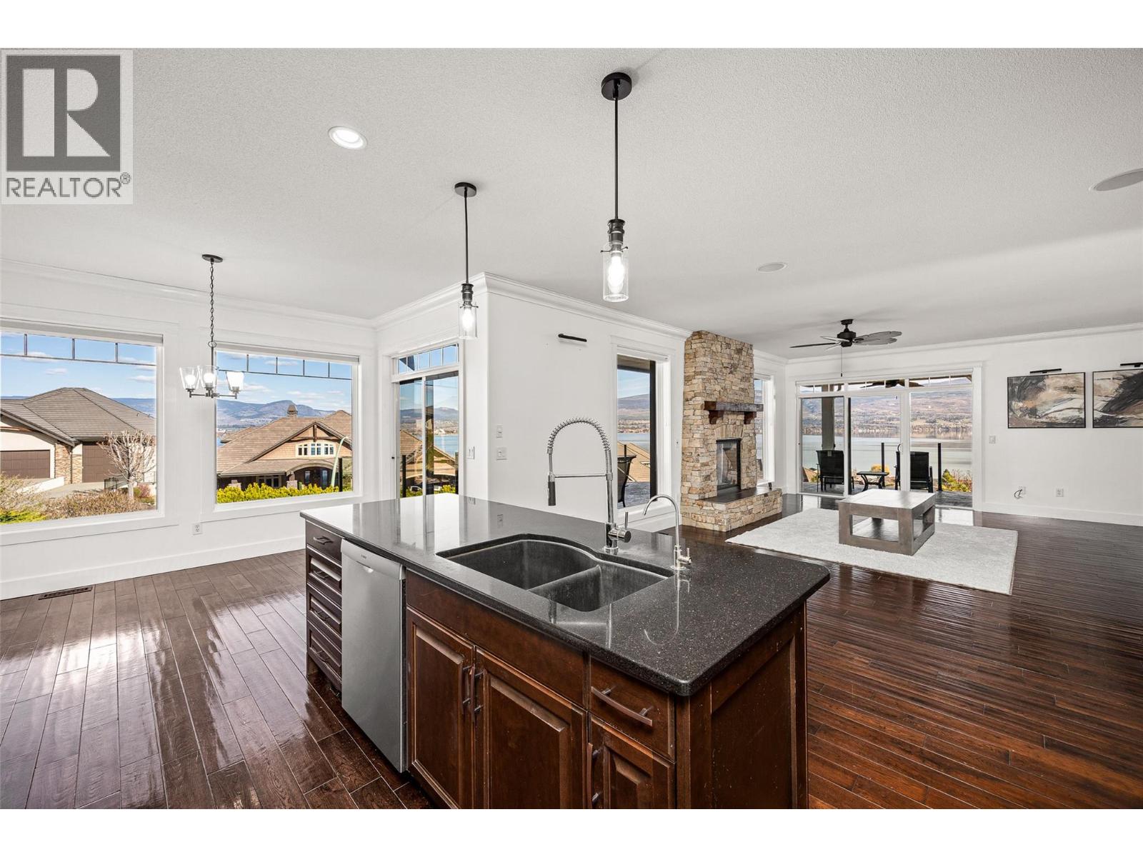  2584 Lucinde Road, West Kelowna