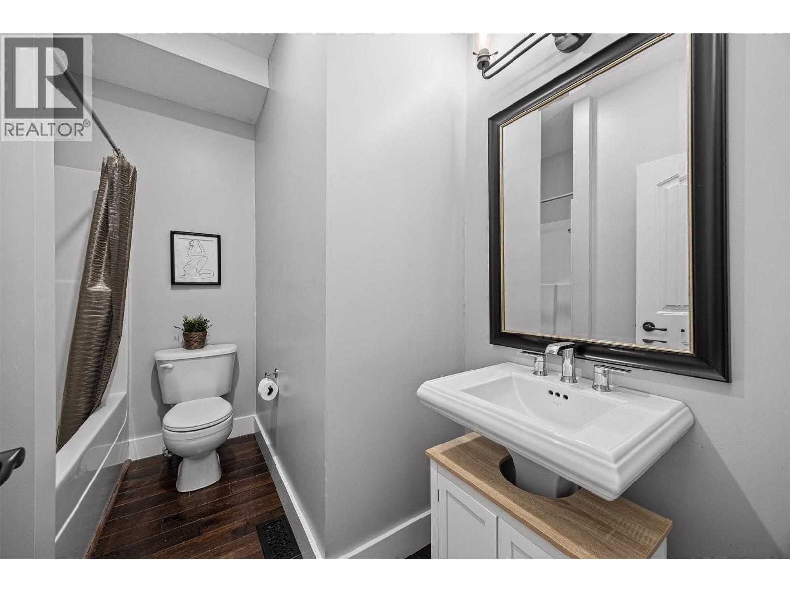  2584 Lucinde Road, West Kelowna