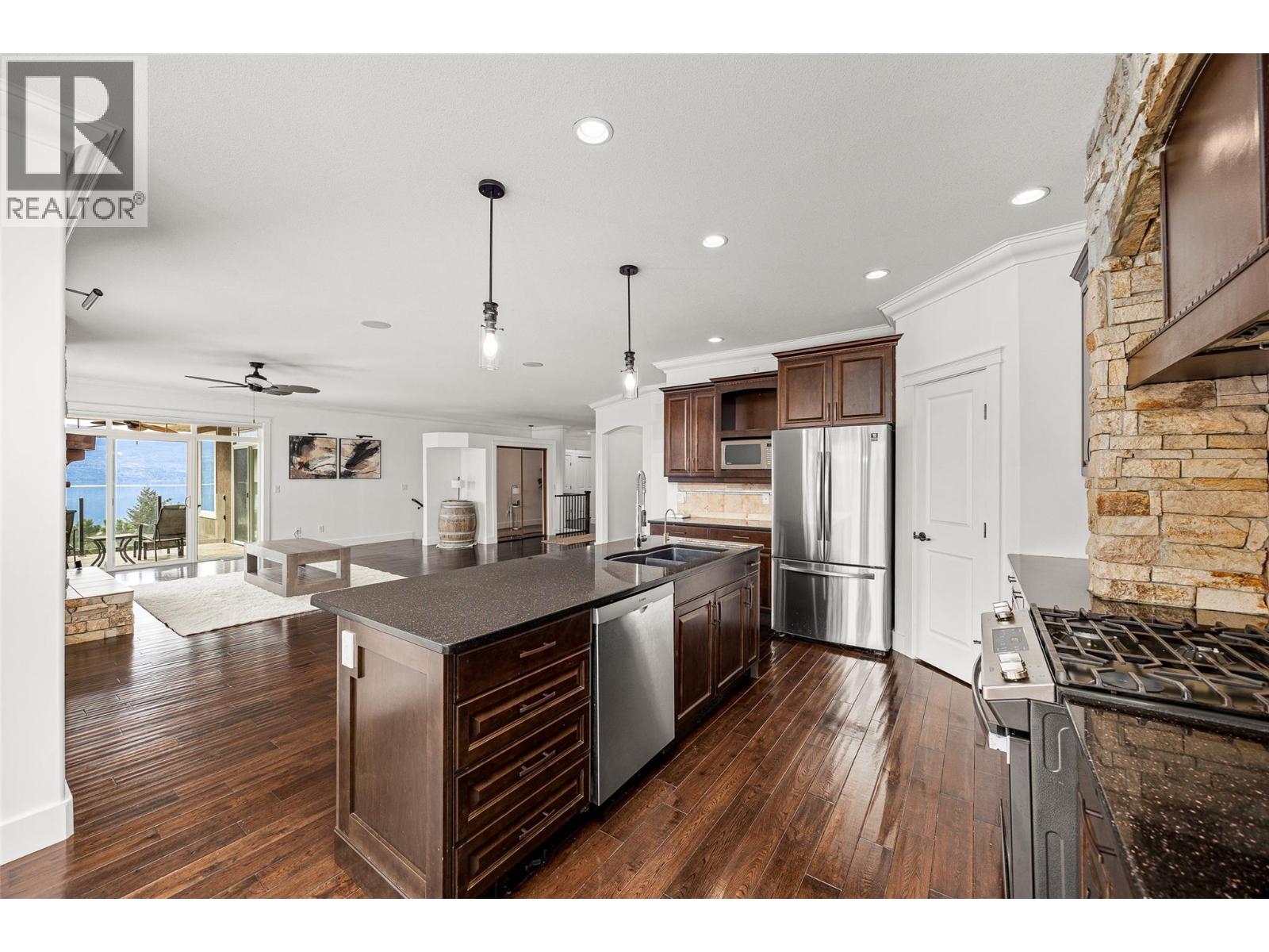  2584 Lucinde Road, West Kelowna