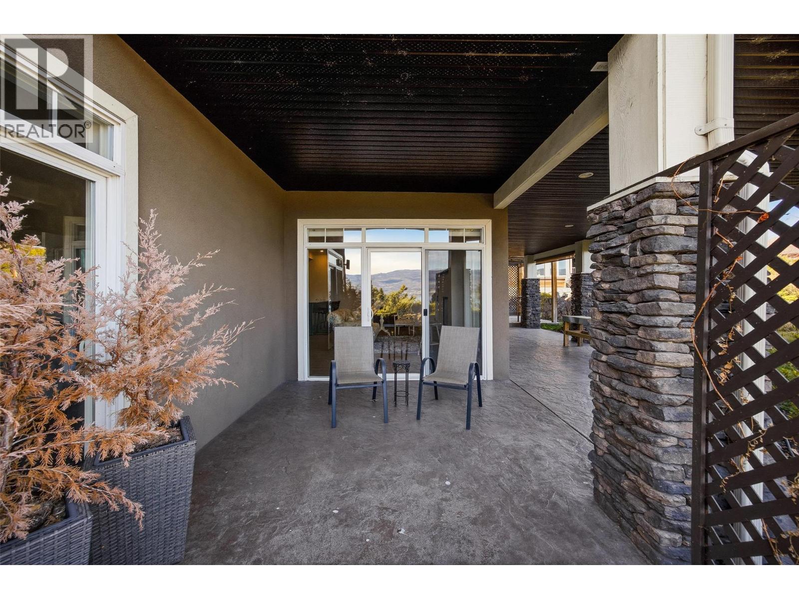  2584 Lucinde Road, West Kelowna