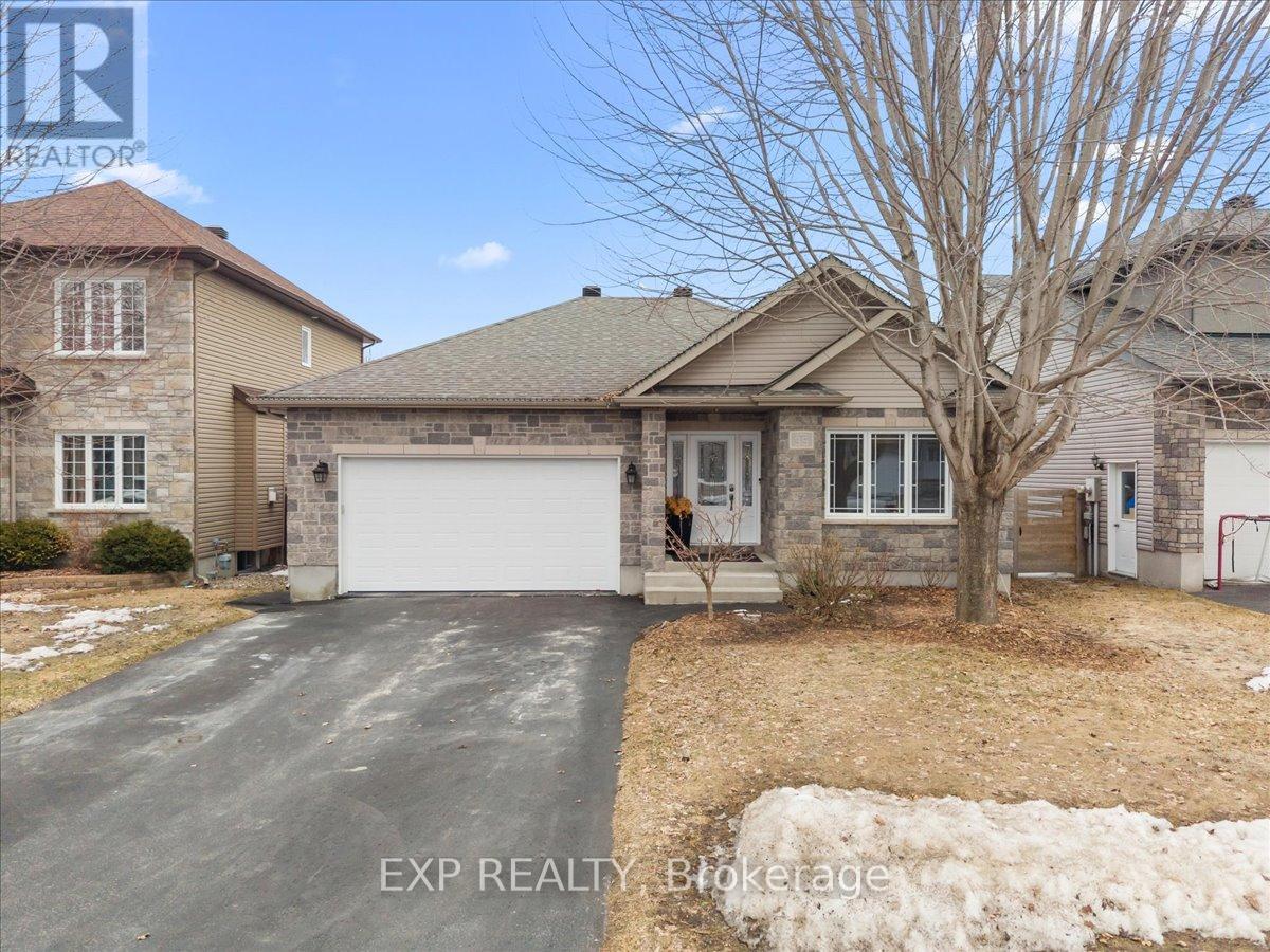 35 HONORE CRESCENT - 1