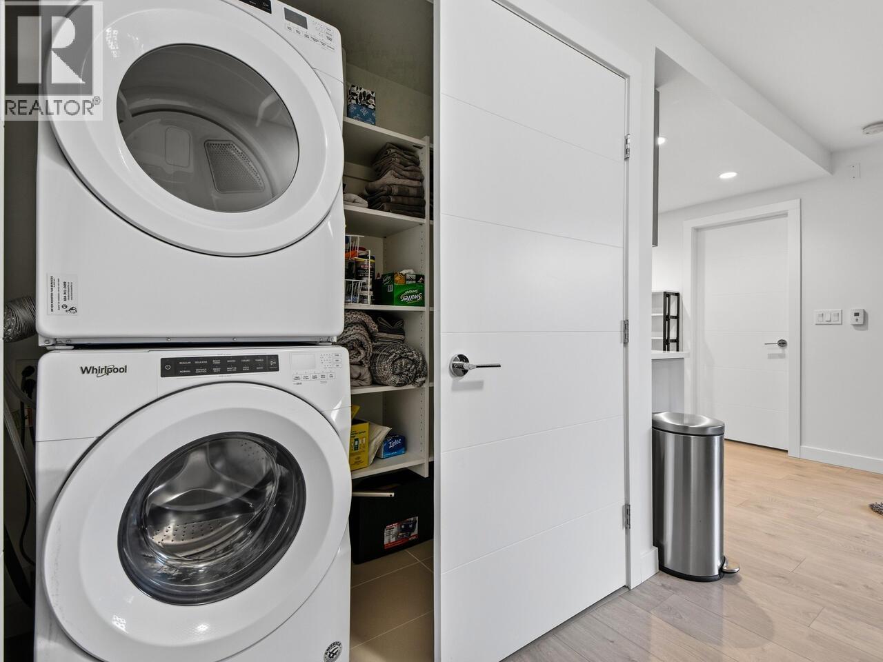 118 108 E 8TH STREET, North Vancouver