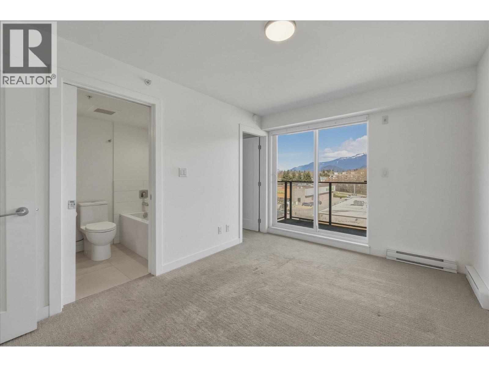 411 1365 PEMBERTON AVENUE, Squamish