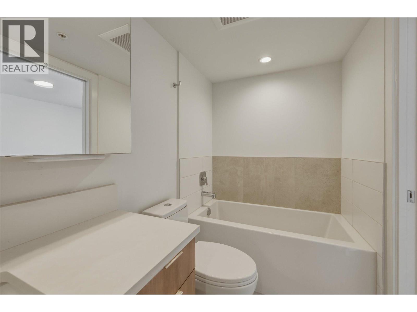 411 1365 PEMBERTON AVENUE, Squamish